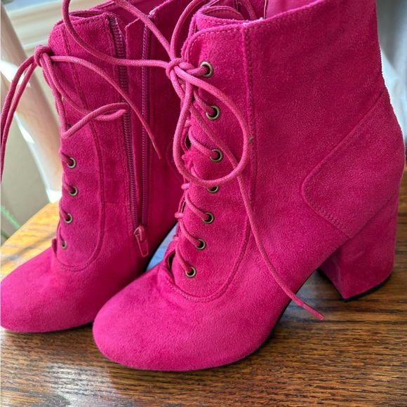 Size 8 hot pink suede boots - Picture 5 of 6